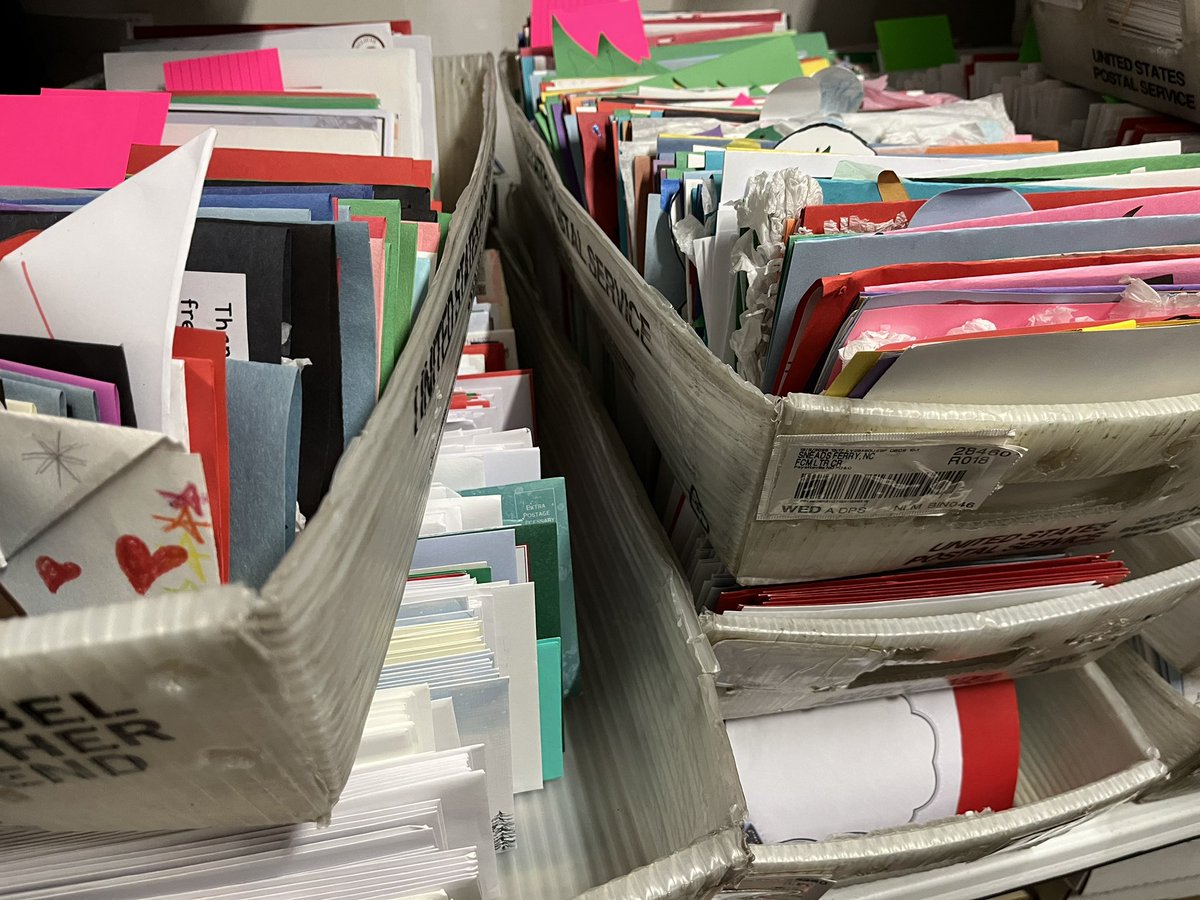 TuckersMailbox's tweet image. Here’s a wild stat for ya. EIGHT local Elementary schools combine to contribute over 1,400 handmade Christmas cards to this year’s SALUTE TO VETERANS card drive. 🫡 🇺🇸