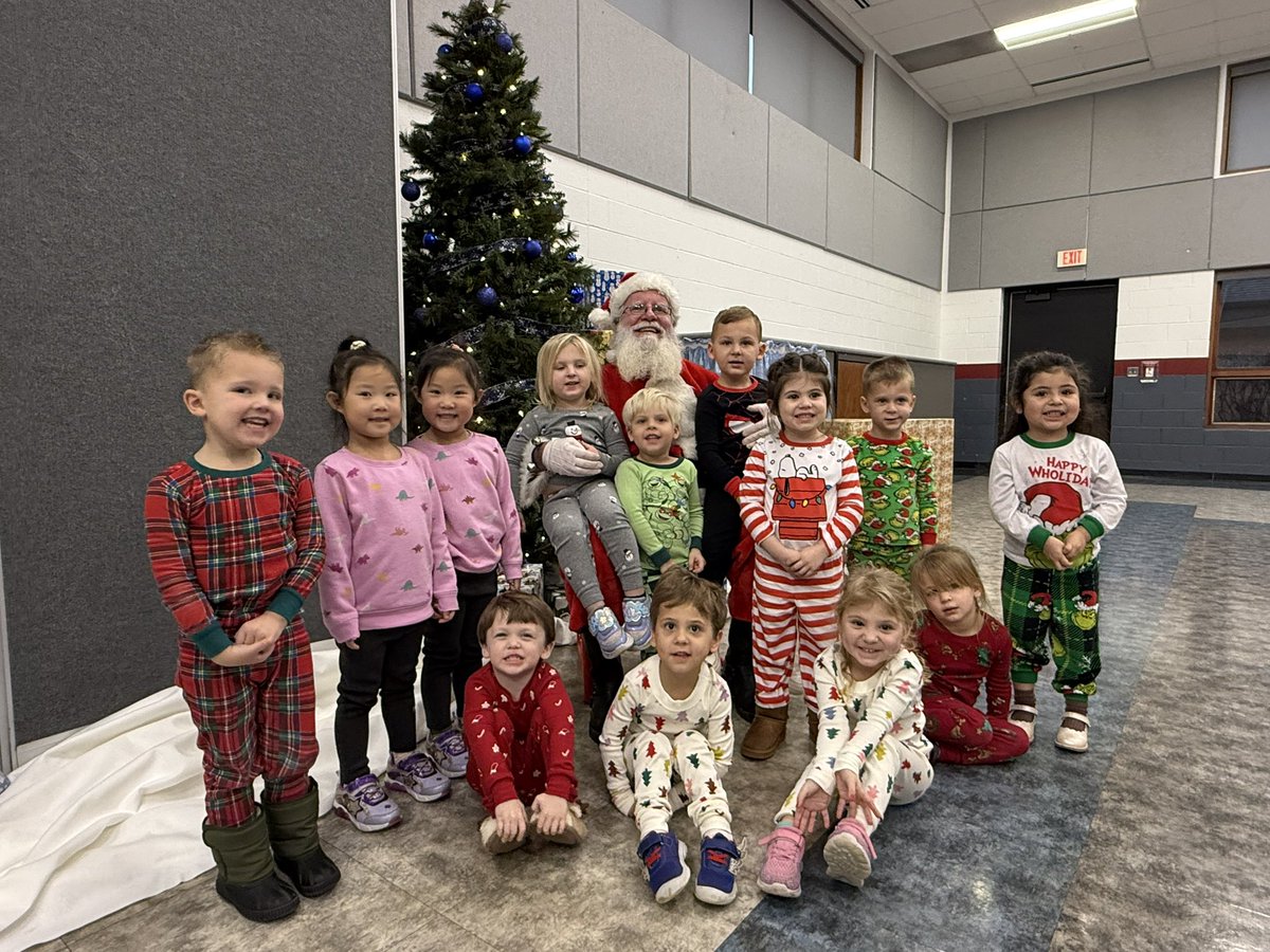 FSPDfun's tweet image. Enjoy winter break everyone❣️Super fun last day 🥰