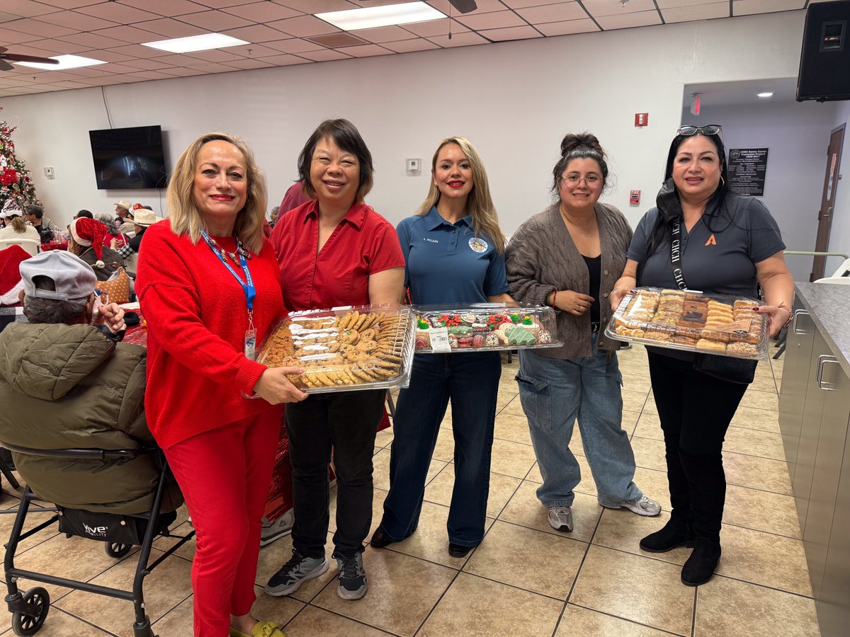 avenirfinancial's tweet photo. 🎄 Day 20 of December Giving! We brought some sweet treats to the San Luis Senior Center for their Christmas party, adding a little extra cheer for our seniors. Only 11 days left of giving! 🎁✨ #AvenirFinancial #YumaCommunity #HolidayGiving #SeniorChristmas #SpreadJoy https://t.co/GwApRO5lJq