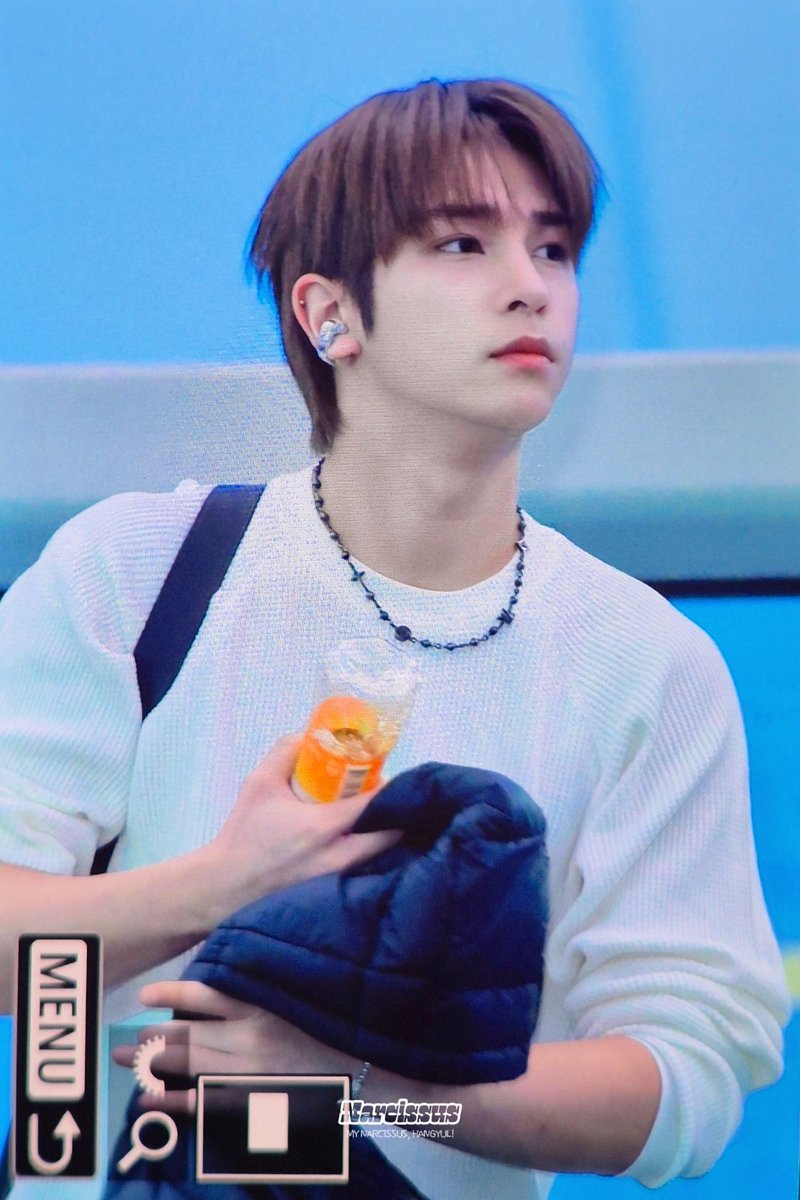 _Narcissus127's tweet image. 251220 #한결 #HANGYUL #BAE173
니 베이징 가도 되나.. 다리 그래 가꼬..