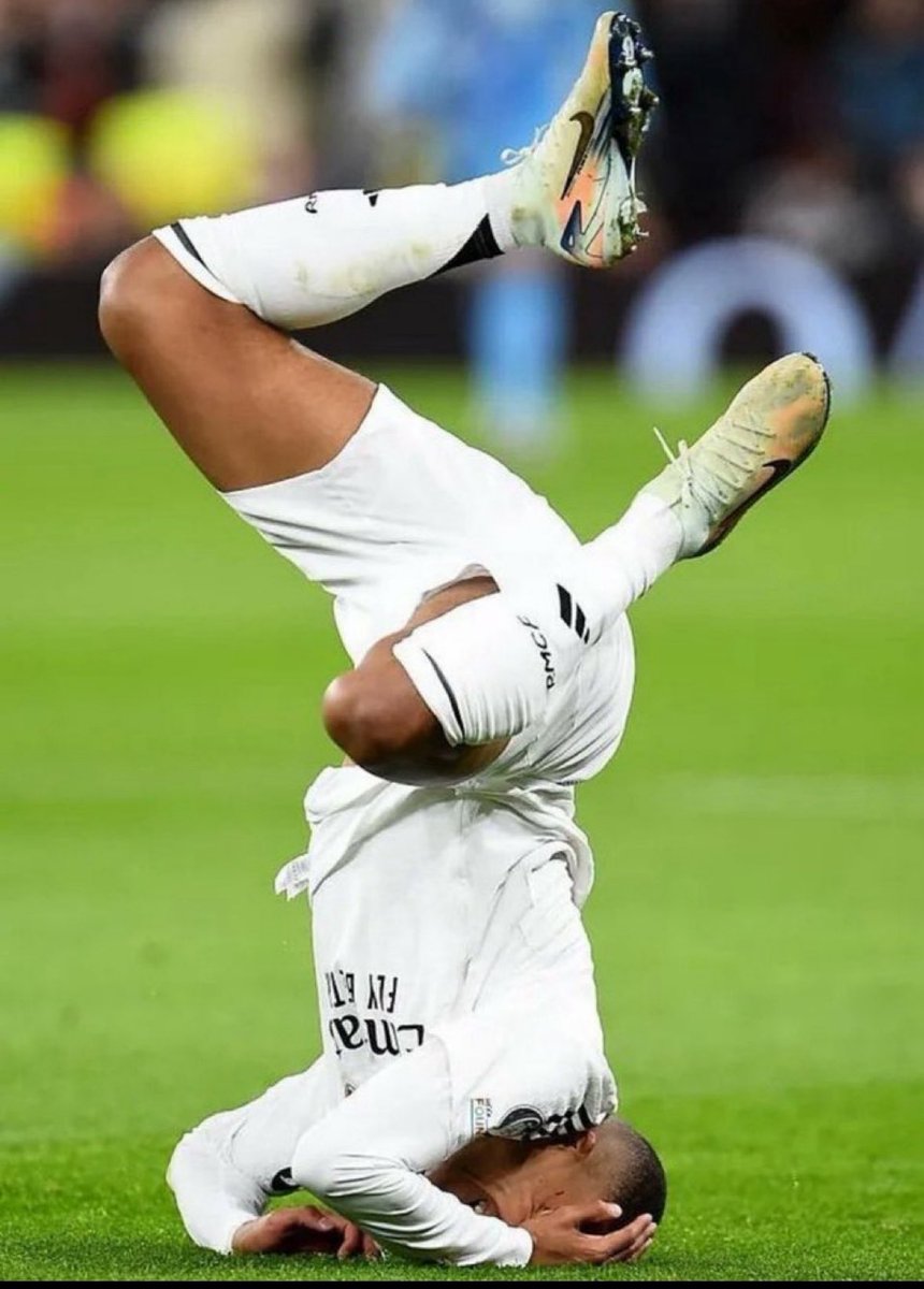 <a href="/ActuFoot_/">Actu Foot</a> 27ans :
-0 ldc
-0 ballon d’or 
-figurent macroniste
- poison pour un club 
- destructeur de collectif 
-égoïste 
-égocentrique 
-menteur 
-manipulateur 
-condescendant 
-obnubilé que par les statistiques et la gloire personnelle