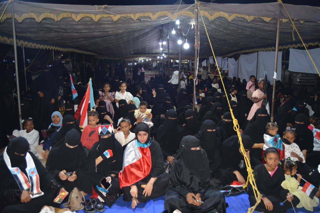 بعرض فني.. فرقة فراشات براعم من مديرية شحير تحيي فعاليات مخيم الاعتصام المفتوح بالمكلا #استعادة_دوله_الجنوب 