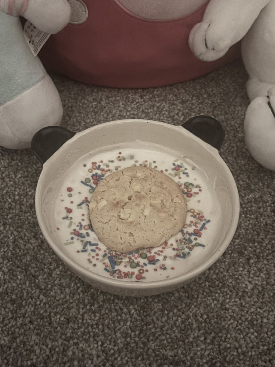 kyleatz's tweet image. I COMPLETED IT !!!

( 278 cals )