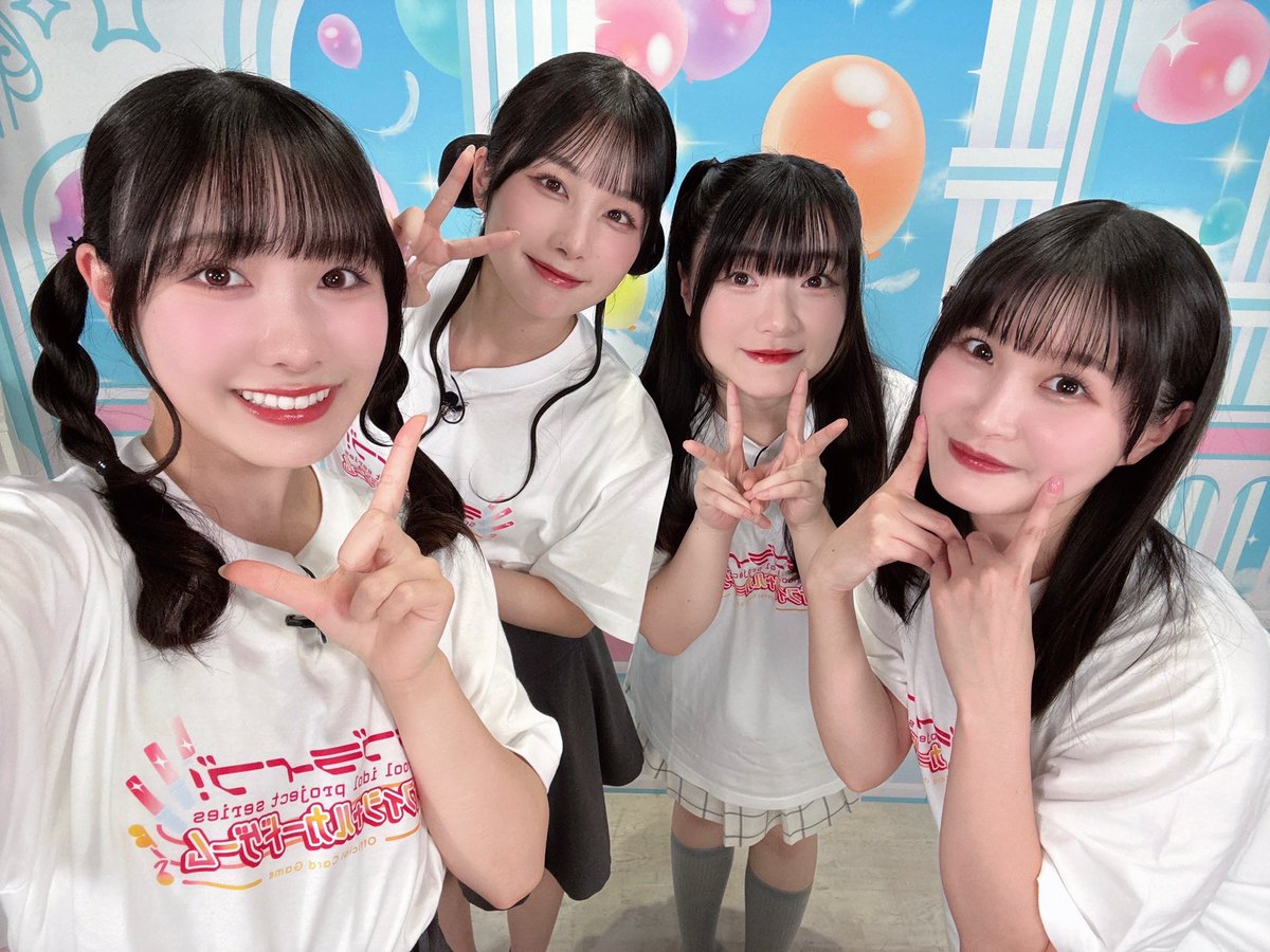 ラブカ部で、パック開封とミニ対戦を✨ 先輩方がルールを沢山教えて