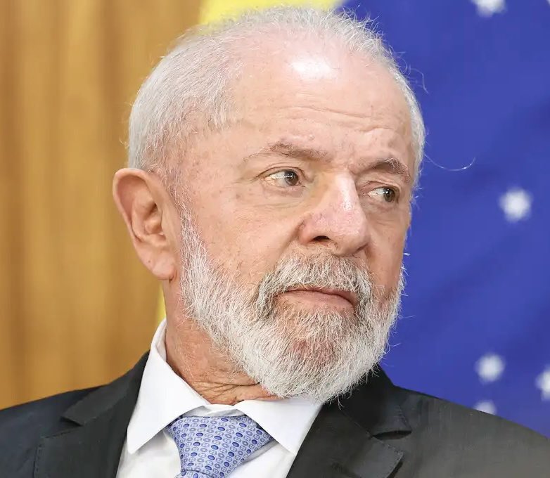 pedrorousseff's tweet photo. 🚨ÉPICO! Presidente Lula ACABA de CANCELAR recursos de R$ 1 MILHÃO que seriam destinados ao show de Zezé Di Camargo em Marabá, no Pará, no Réveillon. 

- A apresentação seria paga com DINHEIRO PÚBLICO! 

ACABOU A MAMATA!!! 😂👍 https://t.co/C6MIaREN0S