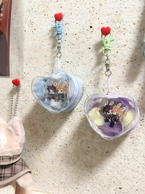 アクリルはこんな感じにして飾ってもかわいい気がします seriaで買ったよ