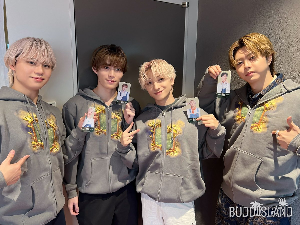 BUDDiiSバディフェスパーカー Mサイズ 🏝️ FCブース情報 ] 🪞本日DAY1
