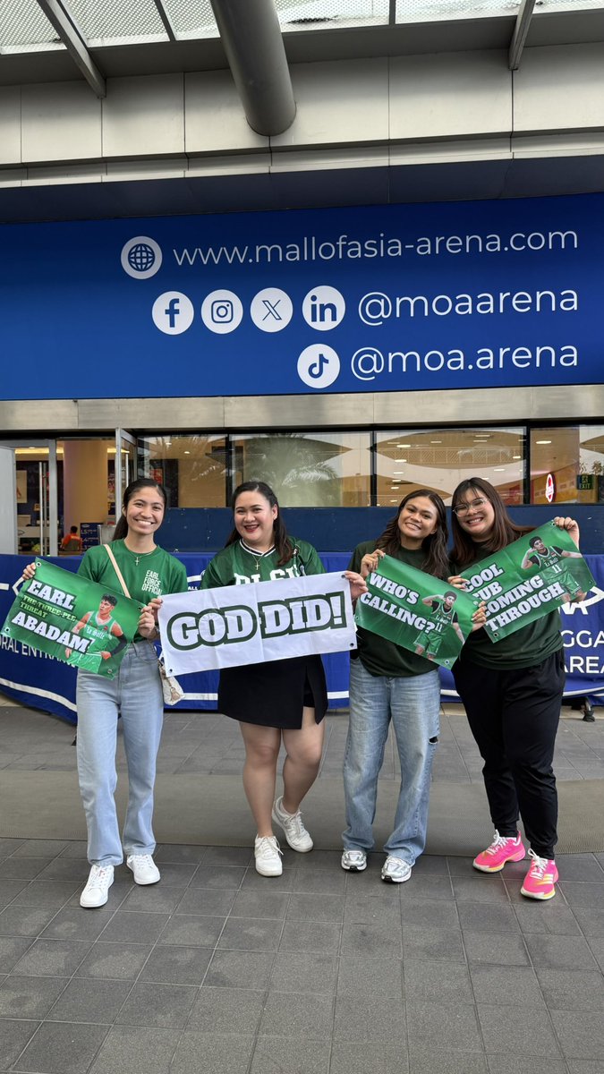 MarhielDnlGnzls's tweet image. On behalf of the banner girls, we would like to thank everyone who donated, cheered, raised the banners and in supporting our fan project. 

It has been a rough but great journey. Thank you for believing! A forever fight for the green and white.

GOD DID! ☝🏻

ANIMO LA SALLE 🏹💚