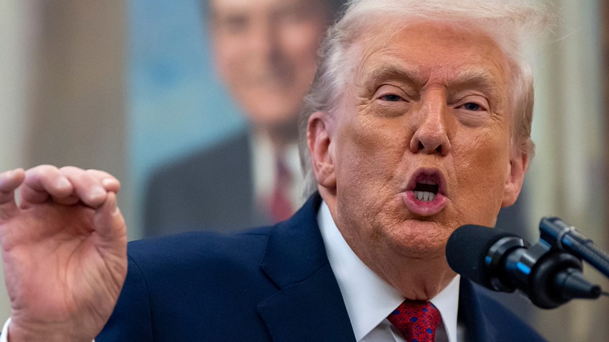 MustafaHH511854's tweet image. كلها تطالب الان بحصر السلاح بيد الدولة 😁 حتى الخزعلي وابو فدك وعمار الحكيم  حتى شبل ابو المزارع يطالب بحصر السلاح

ذولة نزعو بدون اي قصف او تصفيات شبيكم يمعود لعد والسلاح يسلم للمهدي وكذا 

طلع المهدي ترامب 😂😂😂😂😂😂

#نزعو_حكومة_انفاس_الزهراء