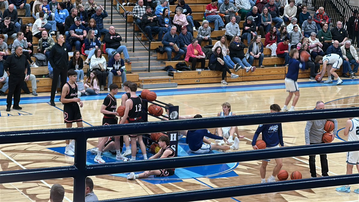 CalebRoth09's tweet image. Out here at Elmer Strautman Gymnasium for this exciting ACAC matchup between the Adams Central Flying Jets and the Woodlan Warriors. Tip off in about 5 minutes. @SamTheManFrick @IndianaPreps @ACJetsAthletics @WoodlanBBall