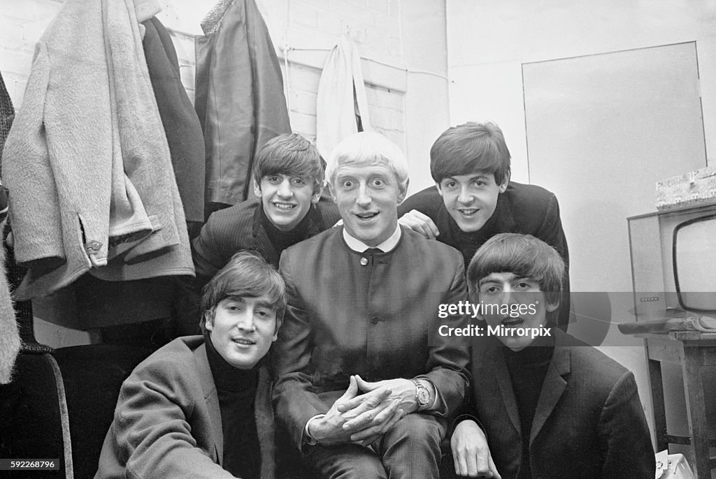 MJcoolMJFan's tweet image. Yet national British treasures the Beatles with paedophile Jimmy saville,so they must be all paedophiles right?  No because there white.duh!!  Yet Michael Jackson is black and photographed with paedophile Jeffrey Epstein so he must be one right? You guys are pathetic and stupid.