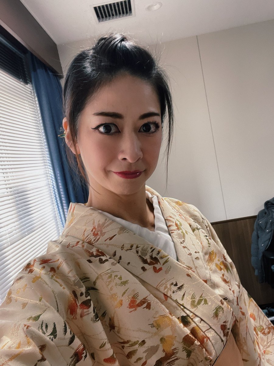 nacchan622's tweet photo. しばゐぎ、ご来場いただきありがとうございました✨✨
久しぶりのメンツとお芝居出来て、めちゃめちゃに楽しかったです✨✨
まじでど緊張笑
あと噛み倒しました笑
でも楽しすぎる時間でした😊
やはり時代劇って良いですね✨✨
そして時代劇が好きな人が周りにいるのも本当に良きです✨
皆様に感謝を❗️ https://t.co/Q14i6S7XCP