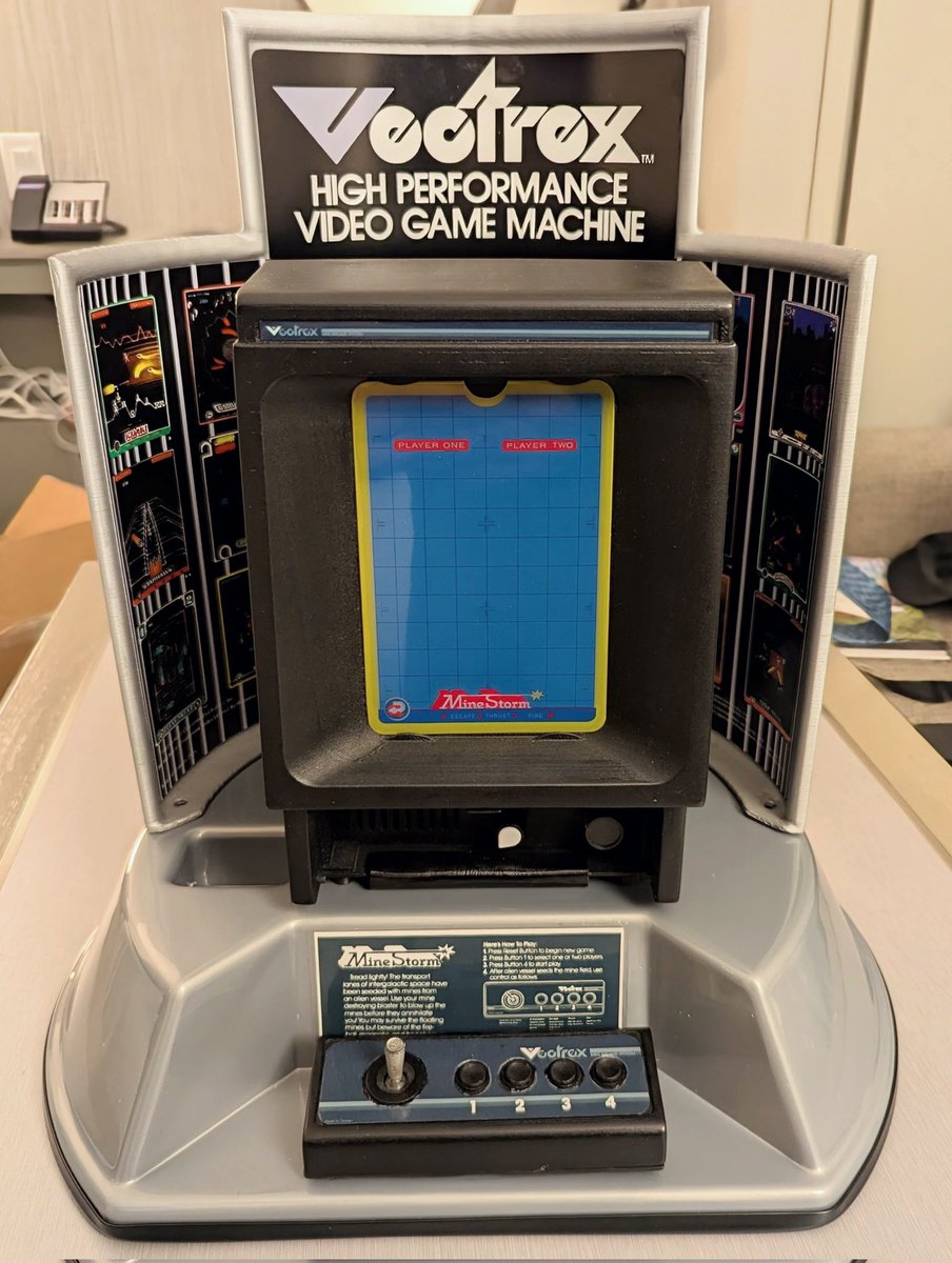 Vectrex Mini on the mini kiosk display. 🕹️❤️

👉 Discover the Vectrex Mini on Kickstarter: kickstarter.com/projects/18523…