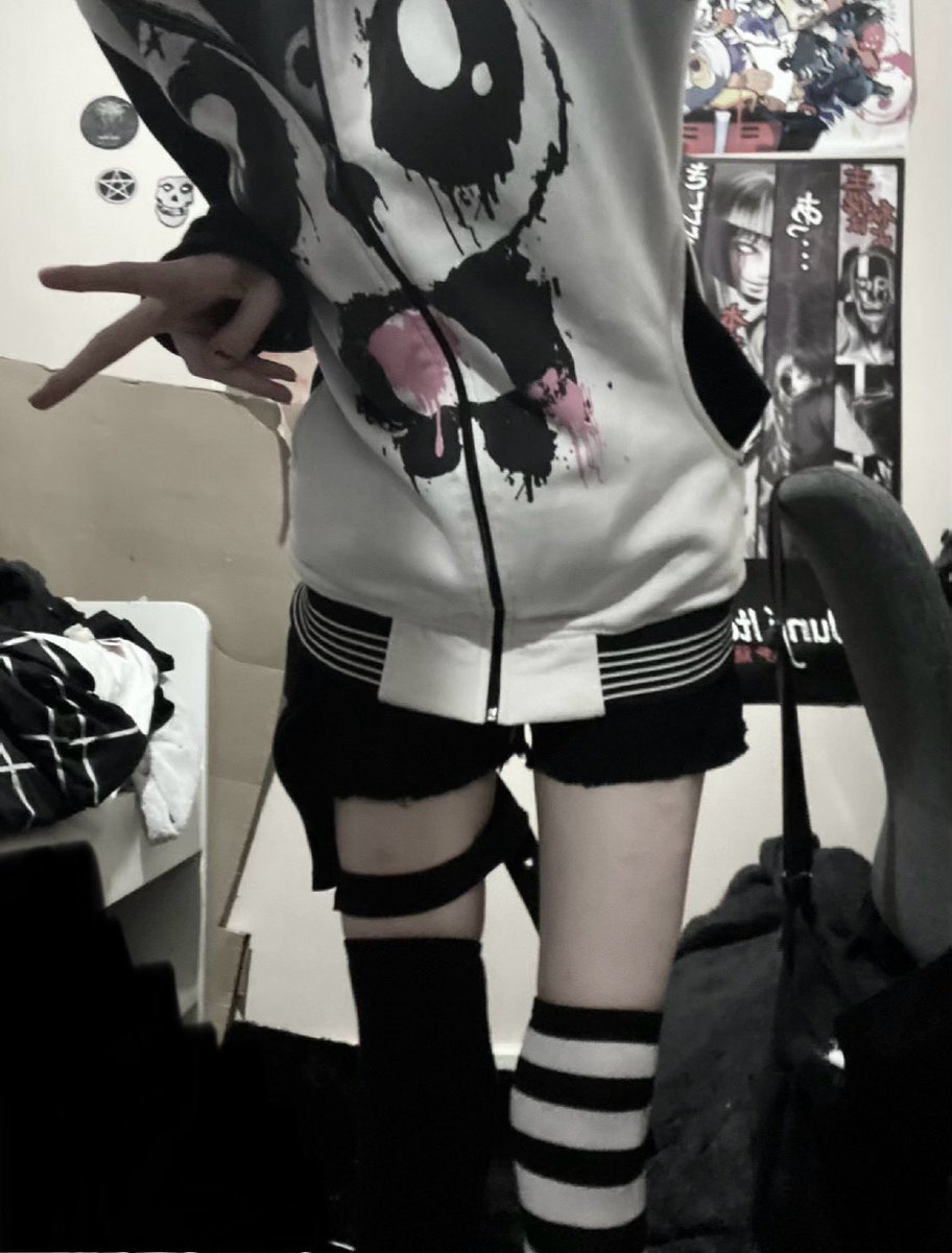 implicitcrulety's tweet image. Bmi 17 to 15 :-P #edtwt