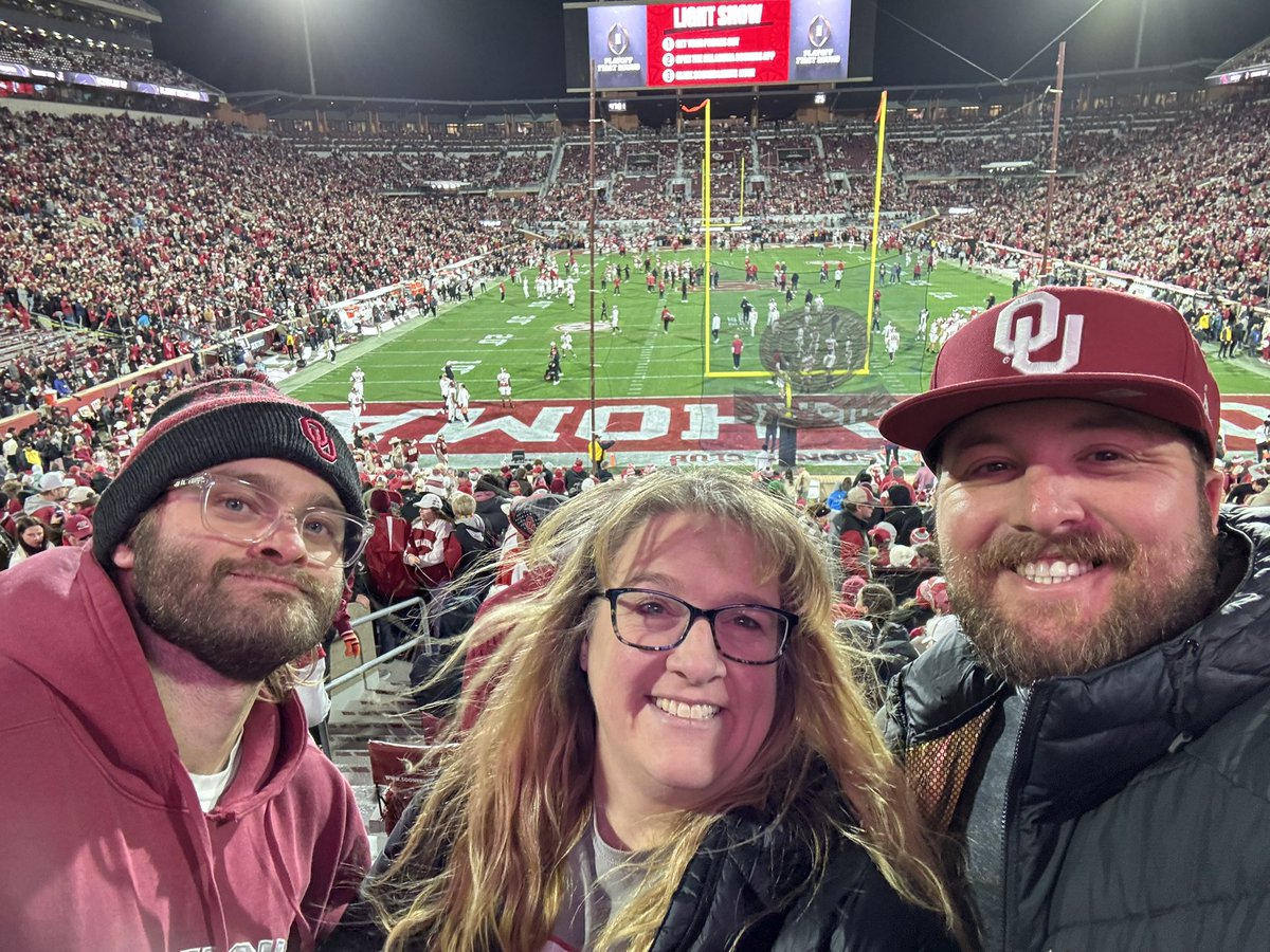 DevinNewsom's tweet image. We’re ready. #BoomerSooner #BeatBama (again)  @OU_Football 🔥 #CFBPlayoff
