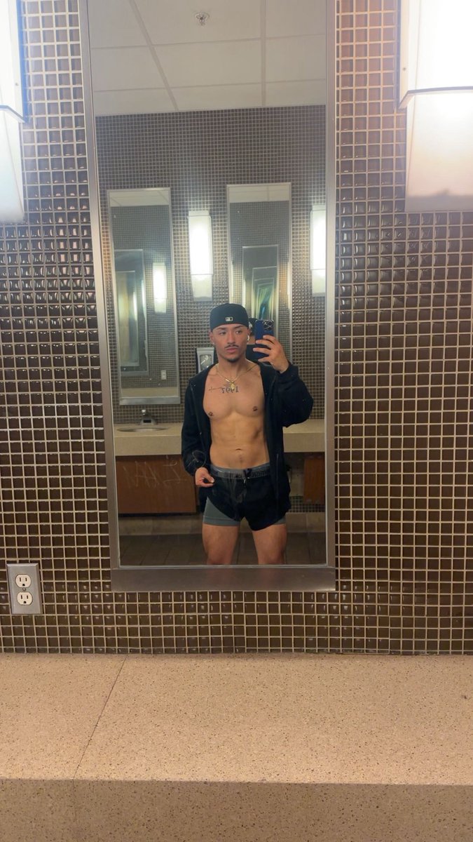 chino 🔱 tweet media