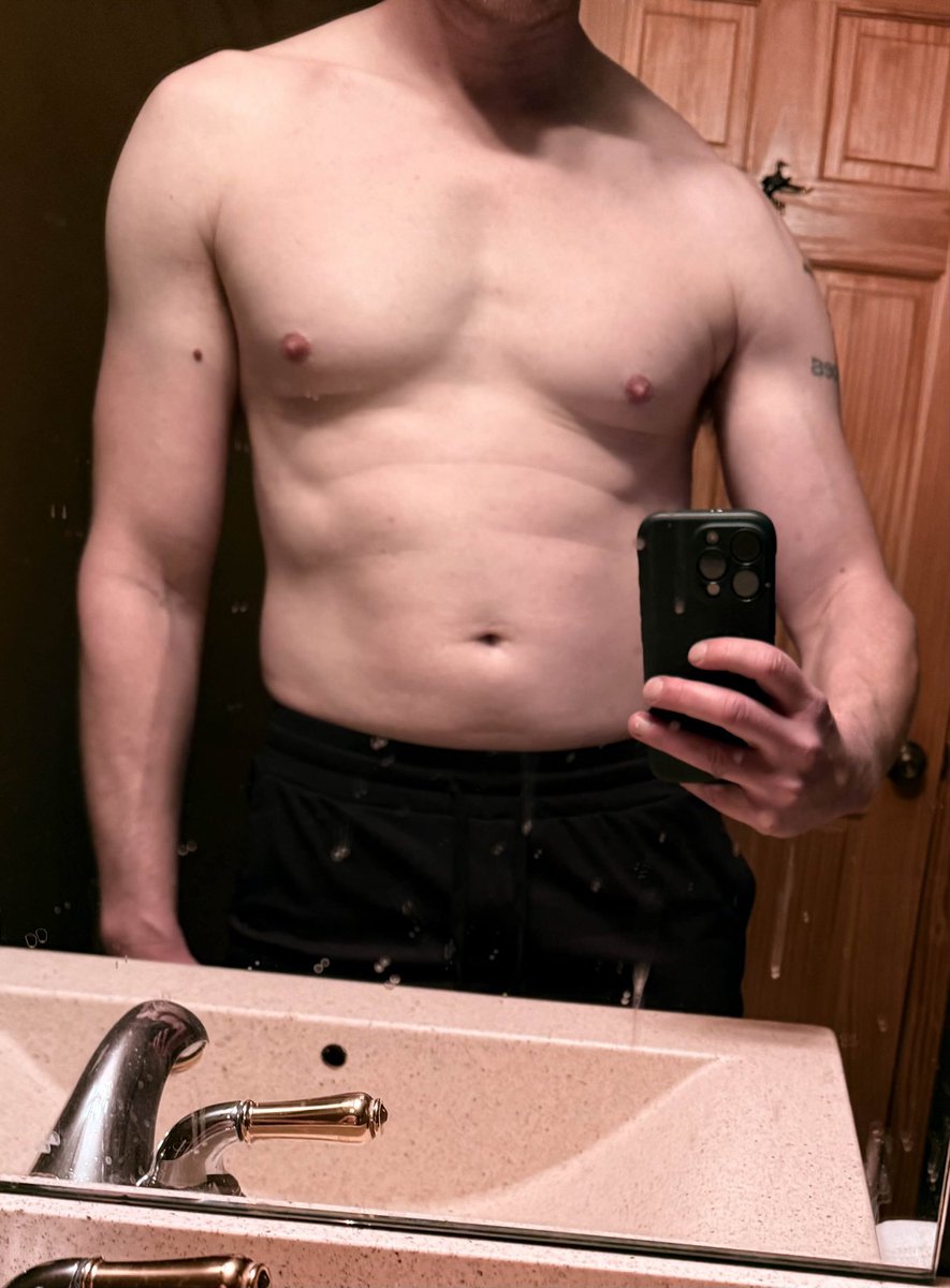 Dolph's Parlor tweet media