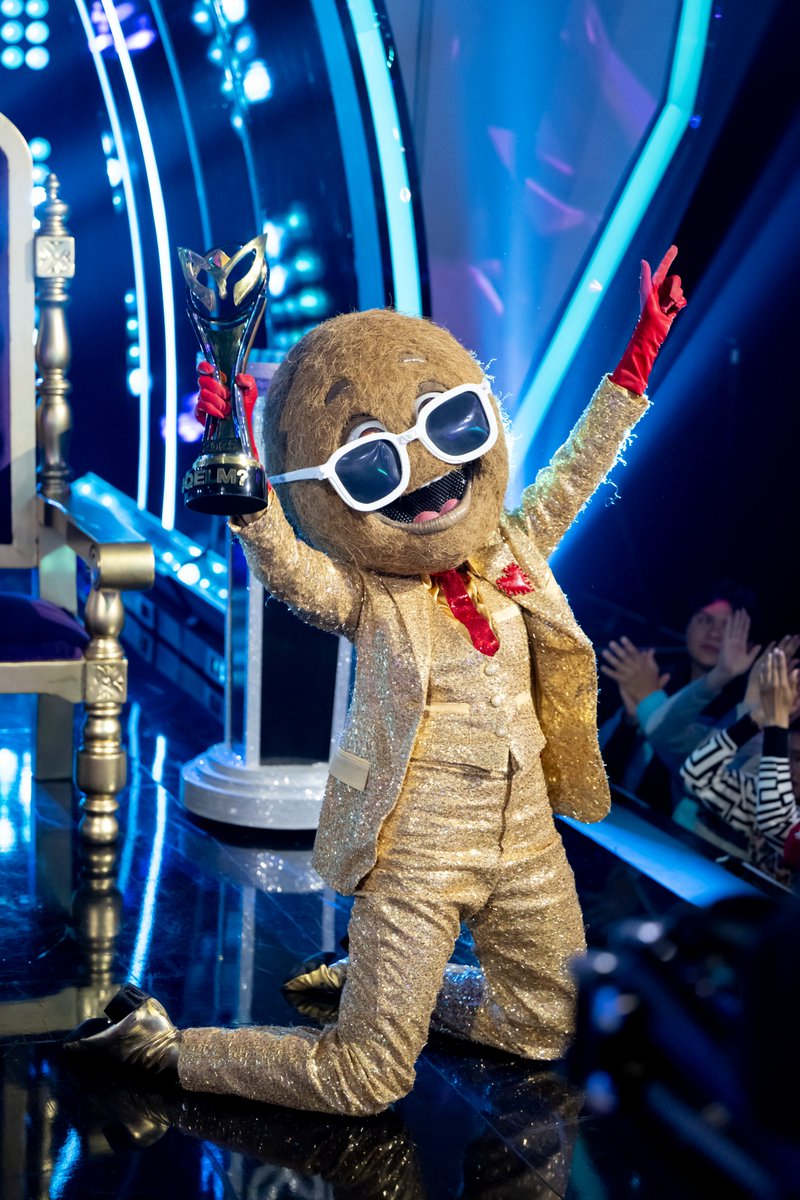 eslamascara's tweet photo. ¡ Triunfó con todo el Co-co-corazón ❤️🥥 !  Tropicoco  festejó a lo grande su triunfo en la séptima edición de ¿Quién es la Máscara? 🏆🤩

🎭🔍 Gran final, ¿#QuiénEsLaMáscara?, disponible en @canal_estrellas , @univision y @vix https://t.co/d7i88p0OxI