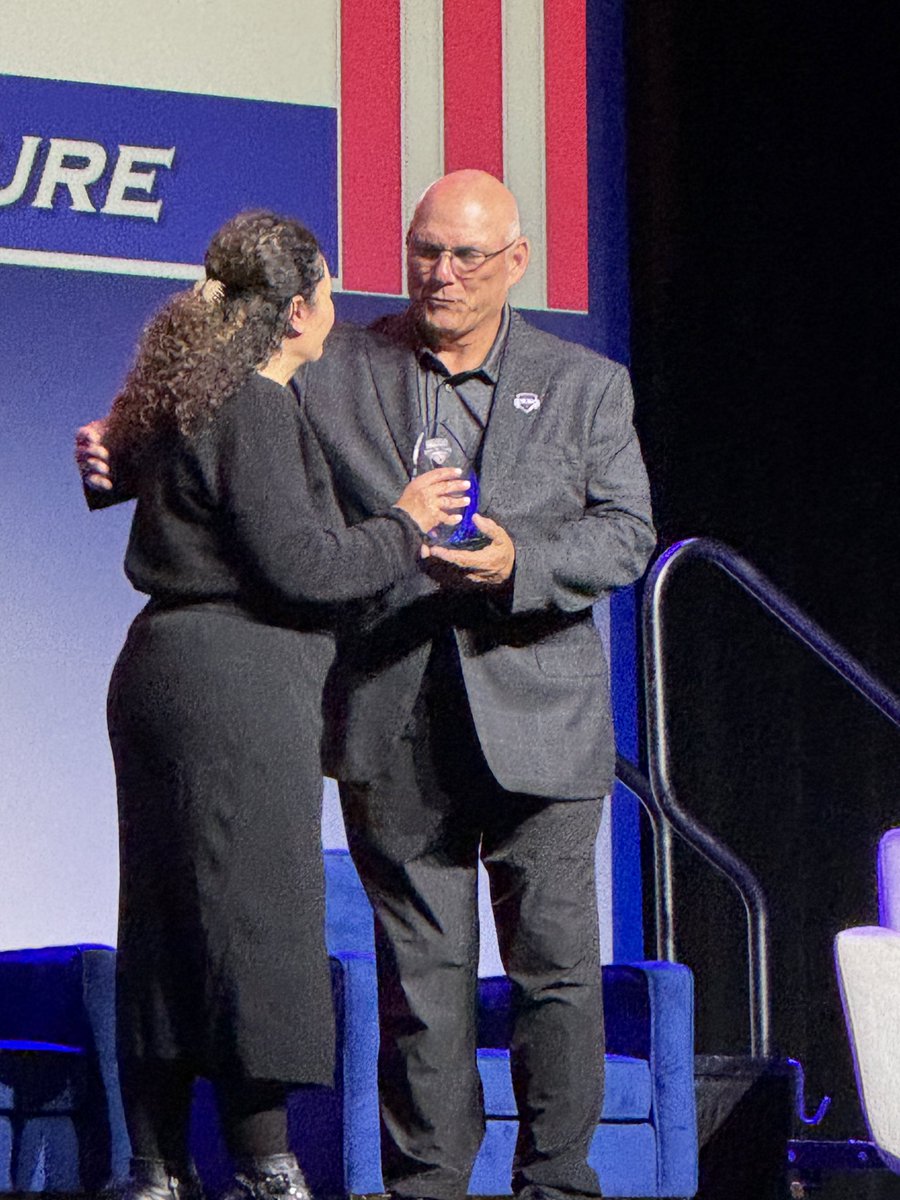 Dana Wakiji tweet media