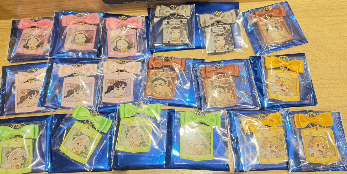 鬼滅のクリスマスのアクリルチャーム、禰豆子、カナヲ、善逸、☆村田