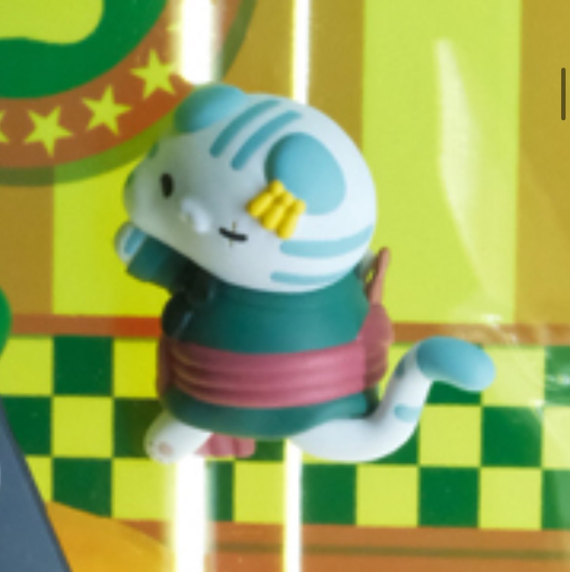 I’M CRYINGGG HE’S SO SQUISHYYY LOOK AT HIS CHEEK