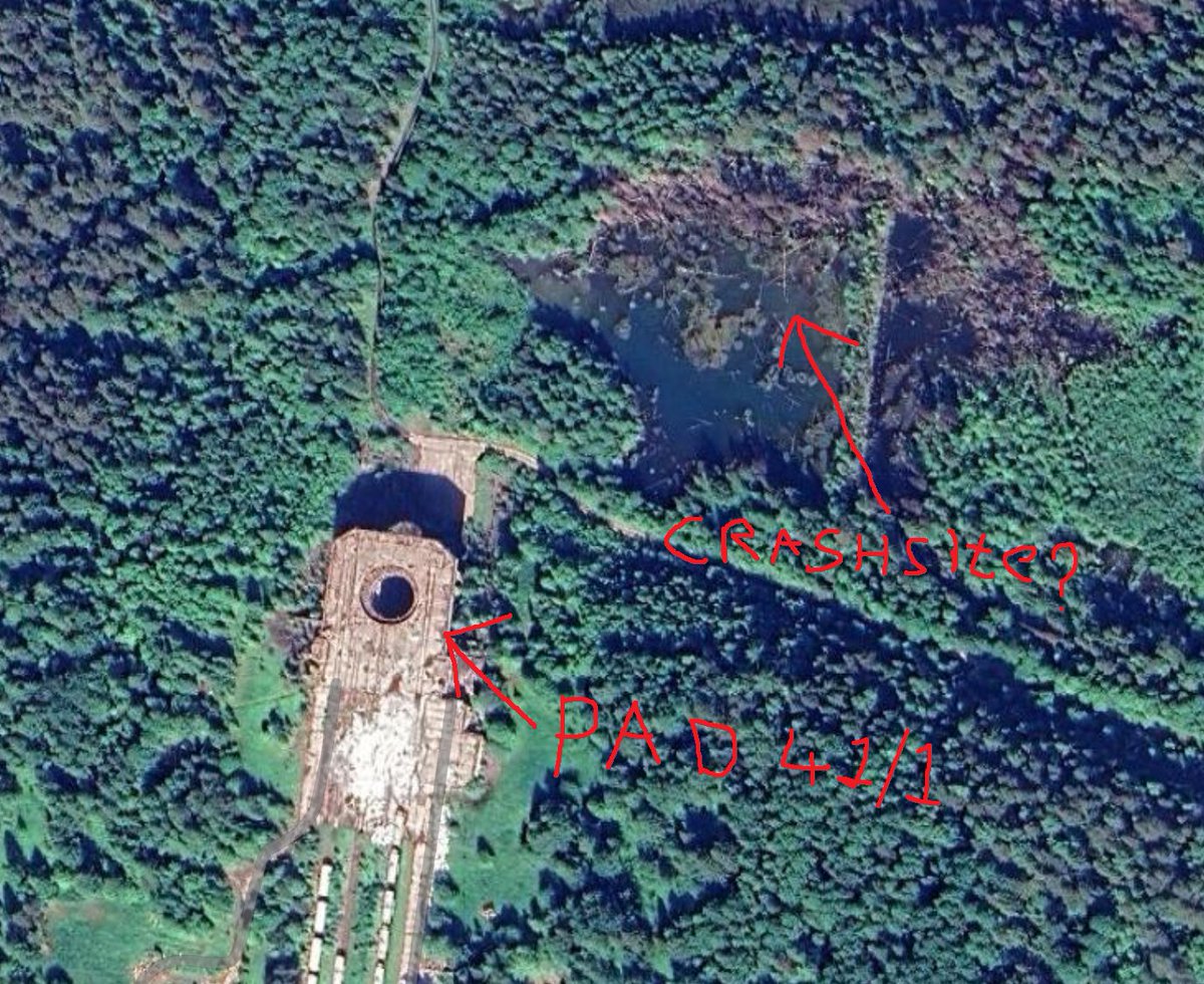 TheMightyAtomNL's tweet photo. @robert_savitsky That bare patch north east of pad 41/1, could that be the crashsite? Maybe due to toxins and contamination caused by the crash, the area was unable to fully recover and regrow. Seems legit https://t.co/NnrvB1rQGy