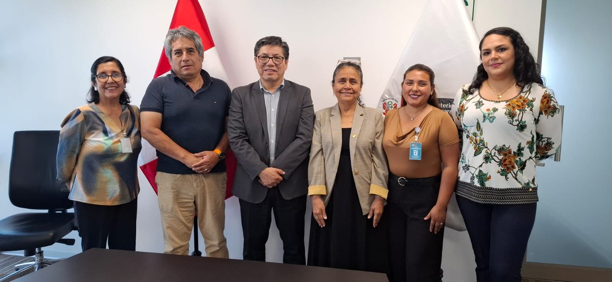 Me reuní con el viceministro Orlando Hernán Chirinos Trujillo para abordar la situación de los productores de leche y lácteos.
Se ampliará la vigencia del SIP hasta 2031.
La semana del 5 de enero se realizará una reunión con DIGESA, promovida por MIDAGRI.

Seguimos trabajando 🌱