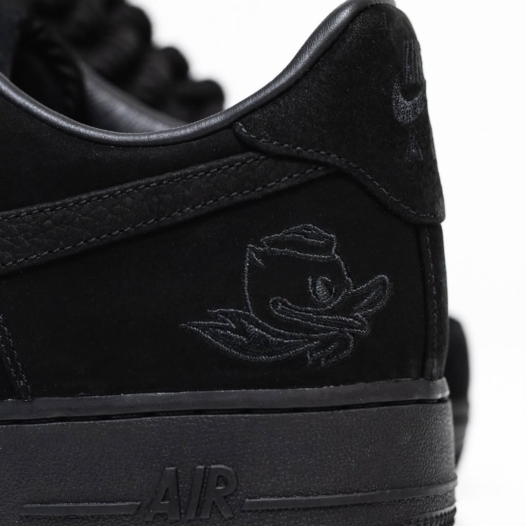 ComplexSneakers's tweet photo. The Oregon Ducks unveil Nike Air Force 1 PEs 🔥

📸: @oregonfootball https://t.co/uvXI6lNOHm