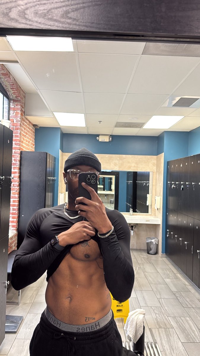 Le’WAIN (@tallglassofj) on Twitter photo 