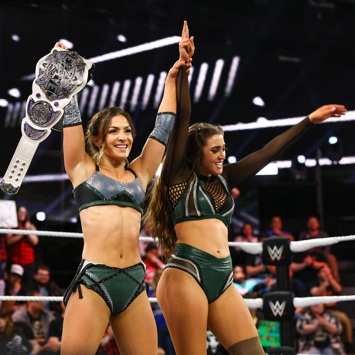 EN RELEVOS SENCILLOS  LAS SEÑORITAS LUCHADORAS <a href="/kendalgreywwe/">Kendal Grey</a> ACTUAL CAMPEONA WWE EVOLVE Y <a href="/WrenSinclairWWE/">Wren Sinclair</a> DERROTARON ALA MONARCA WWE SPEED <a href="/FallonHenleyWWE/">Fallon Henley</a>  Y <a href="/lainey_wwe/">Lainey Reid</a> EL PASADO MARTES EN LA MARCA <a href="/WWENXT/">WWE NXT</a> [TERRITORIO DE DESARROLLO DE LA WWE]