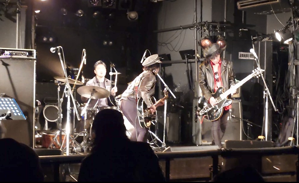 19810621's tweet photo. HURRICANE SALLY &amp; REWARD 
@ 吉祥寺 RJGB (ROCK JOINT GB)
2025年12月19日(金)
『ザ⭐︎おしょう伝説ファイナル』

HURRICANE SALLY &amp; REWARD は、トップバッター♪
Drmは、チャン☆太田さんです〜♪
HURRICANE SALLY &amp; REWARDの見納め！

#おしょう伝説 #ハリケーンサリー #HurricaneSally #Yuki https://t.co/TLD4qg292A