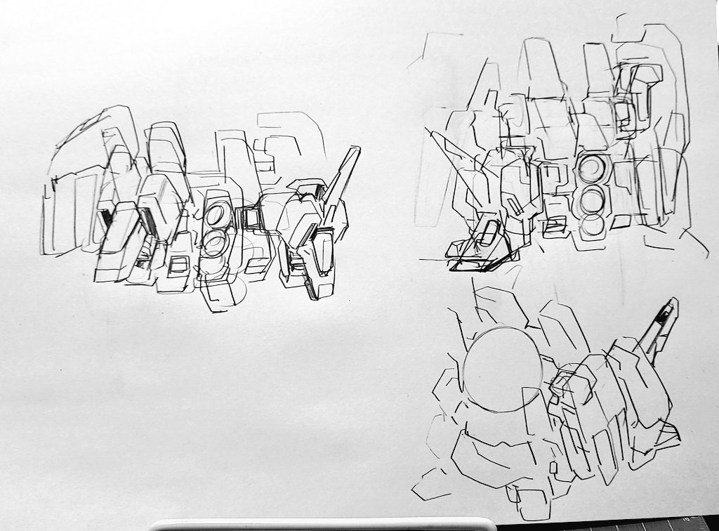 サイコなZZの形をごちゃごちゃ

頭はハイメガ冷却用にダクト多め

バックパックはノズル位置を全部変えて、地上での支え棒代わりにZZの足をポン付けしたりとか 