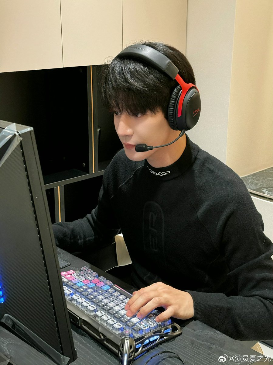 xianguang0104's tweet photo. 251219 #XiaZhiguang weibo update

☀️: See you next time!

A surprise livestream 😍 but we got to see a different side of Guang 🎮 https://t.co/QjPPTSNwzx