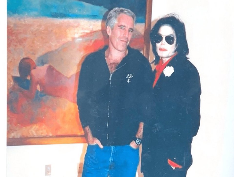 🚨ALERTA🚨

Michael Jackson es mencionado en los documentos de Jeffrey Epstein, pero IMPORTANTE saber qué NO está relacionado como cliente como lo son Oprah, Bill Clinton, etc

Las piezas simplemente demuestran la inocencia de Michael

UN HILO 🧵