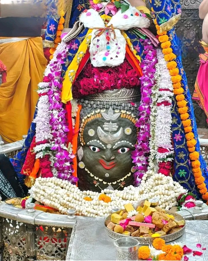 🙏🌹 जय श्री महाकाल 🌹🙏
श्री महाकालेश्वर ज्योतिर्लिंग जी का भस्म श्रंगार आरती दर्शन
20 दिसंबर 2025 (शनिवार)
ll🌿सत सृष्टि तांडव रचयिता💐
🌹नटराज राज नमो नम🌸ll
ll🌞हे आद्य गुरु शंकर पिता 🌺
🐍नटराज राज नमो नमः...🐂ll