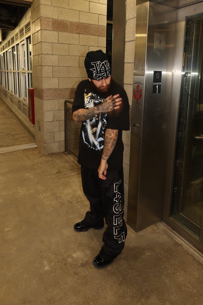 yaboyzekee's tweet image. Dropped some new pants