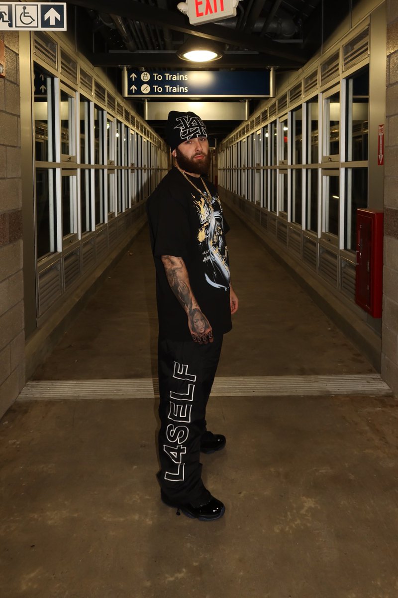 yaboyzekee's tweet image. Dropped some new pants