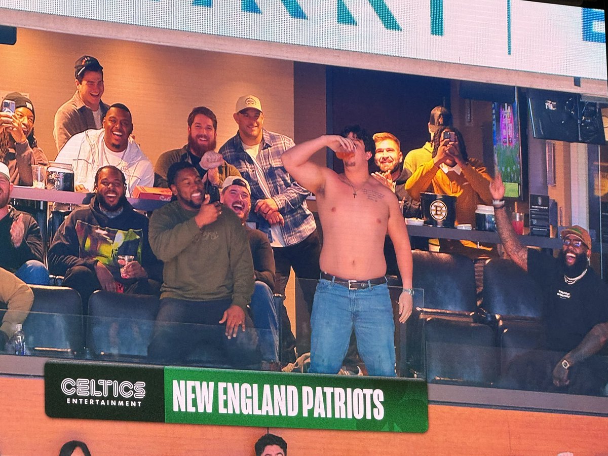 SavageSports_'s tweet image. Shirtless Will Campbell chugging a beer at the Celtics game 😭😭😭

Drake Maye in the luxury box with the O line 

📸: @zm_cox