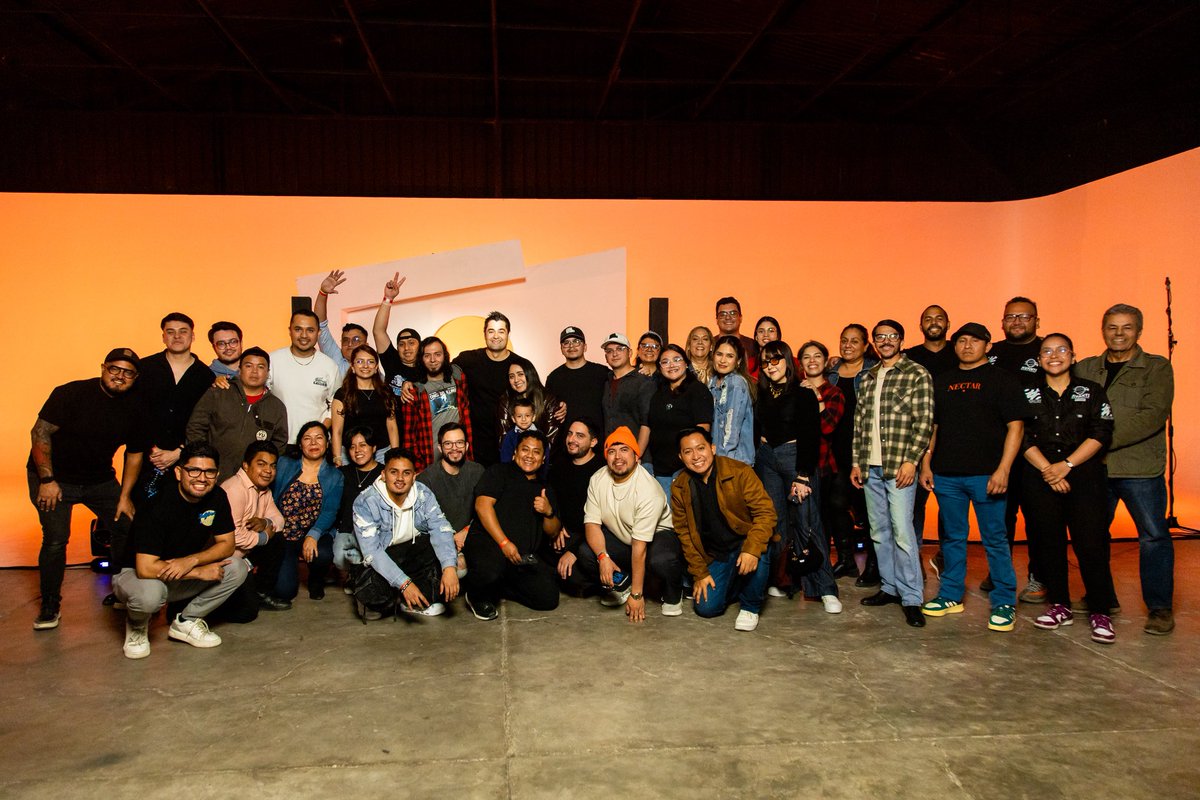 EMASOUND's tweet image. Muchas gracias por ser parte de EMASOUND SESSIONS. La pasamos increíble. Nunca imaginé que mi primer show en solitario sería una realidad, y hoy lo fue. ✨🔥

Nos vemos muy pronto, Guatemala 🇬🇹.
Y México 🇲🇽… prepárate, que allá nos vemos. 🔥

Photo 📸: @JasonCam_