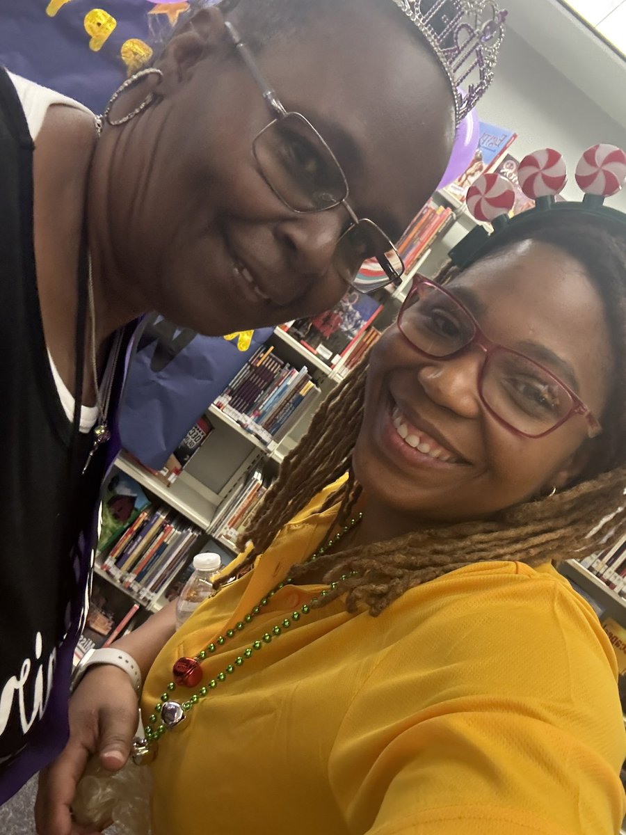 Eunice OyekolaClark tweet media