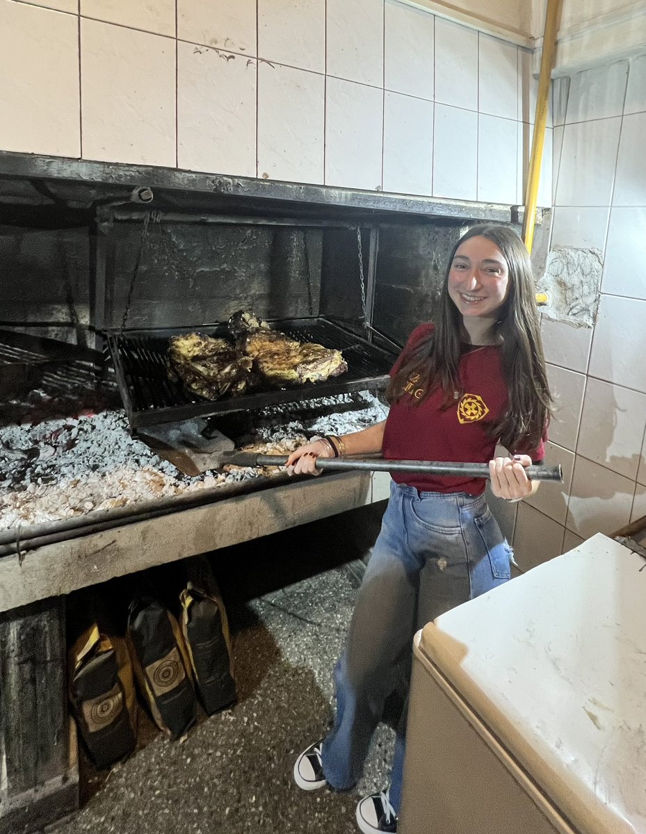 sofilopiccolo's tweet image. Haciendo el asado