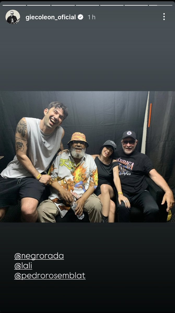 León Gieco compartió una foto junto a Pedro Rosemblat, Rubén Rada y Lali Espósito.

corta.com