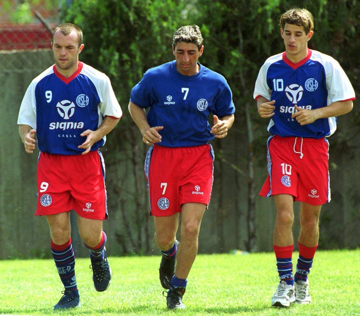 SanLorenzoFotos's tweet image. Signia 2000/01