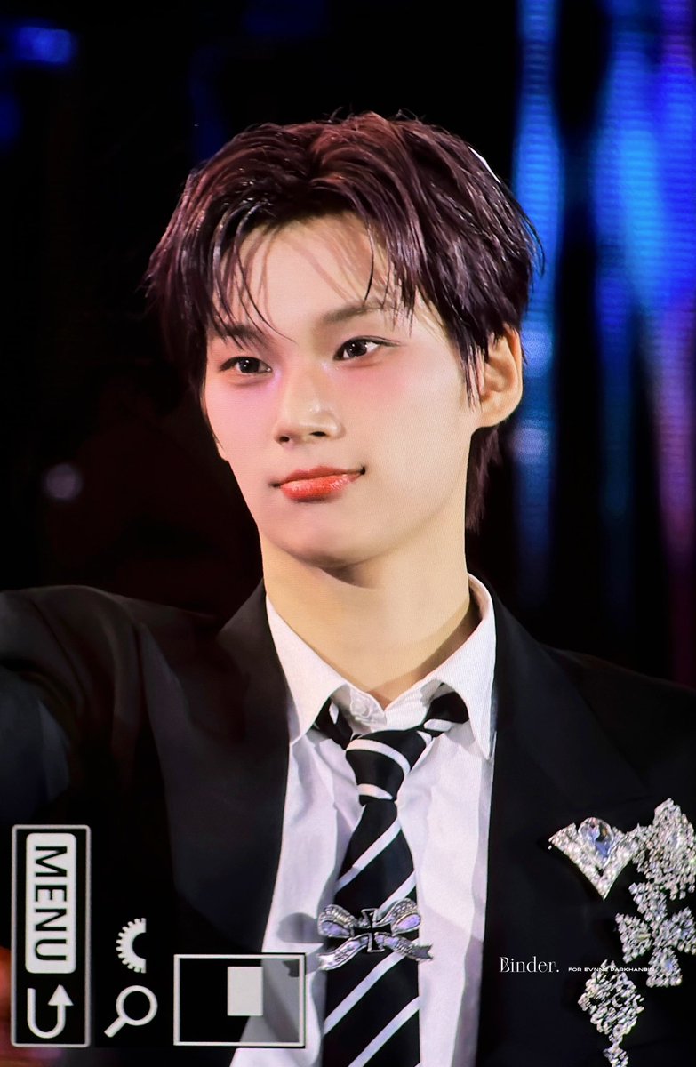 binderzip's tweet image. 251219 가요대축제
#이븐 #박한빈 #パクハンビン 
#EVNNE #PARKHANBIN