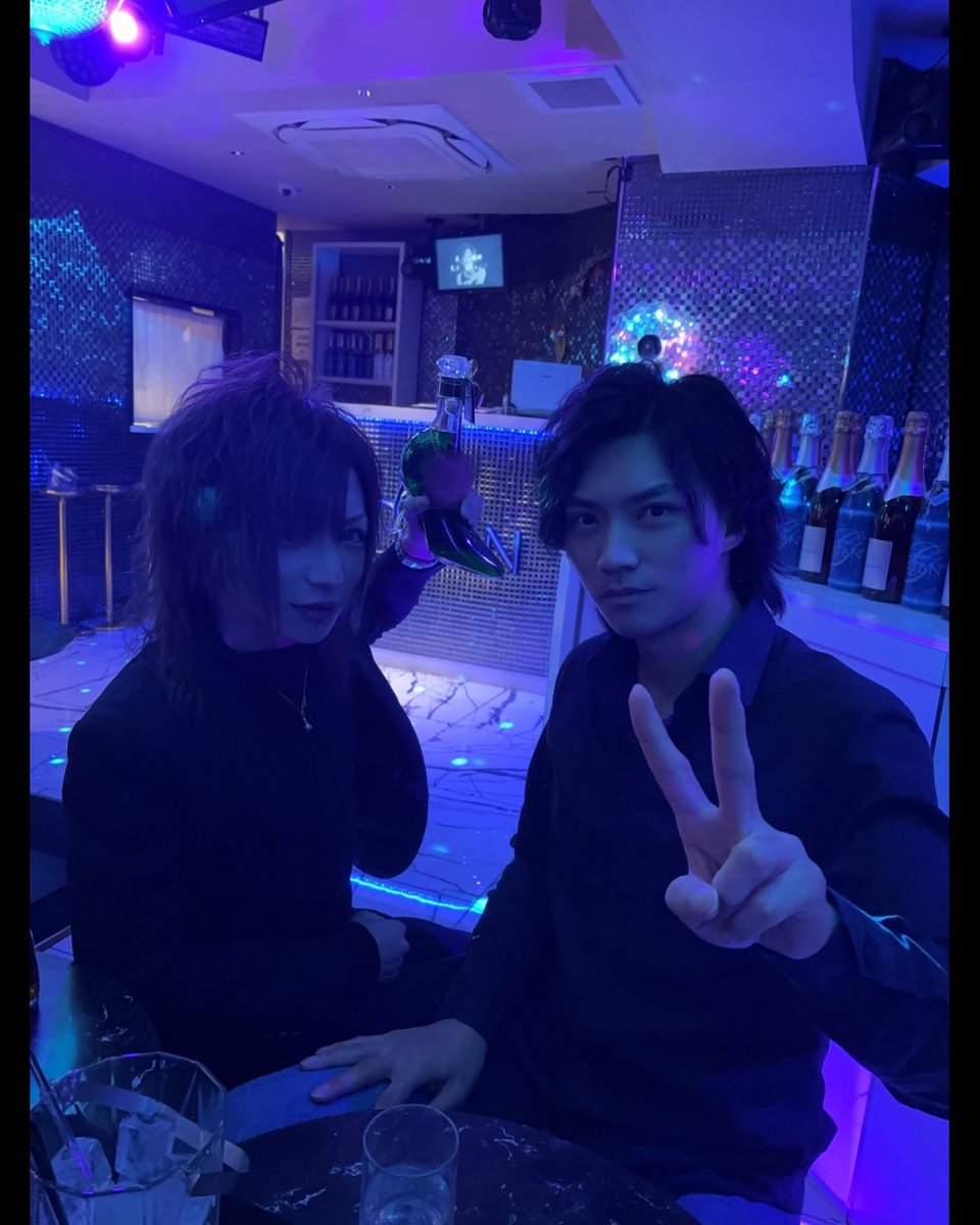 JoeSadide's tweet image. 雪よ舞い散れ其方に向けて
想いは儚いものです

 #絶滅危惧種 #限界ホスト #最後の指名