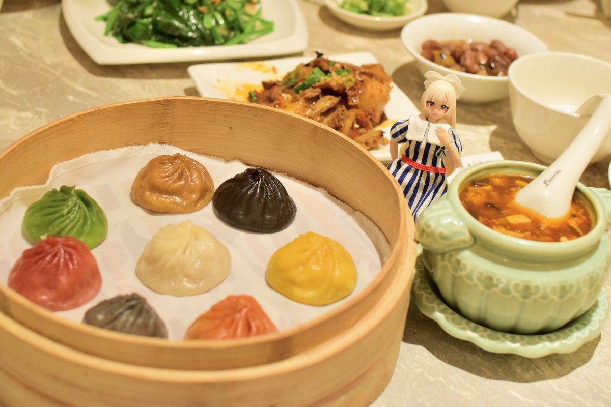 香港に立ち寄って中華料理🥟
カラフル小籠包！

#メガミデバイス