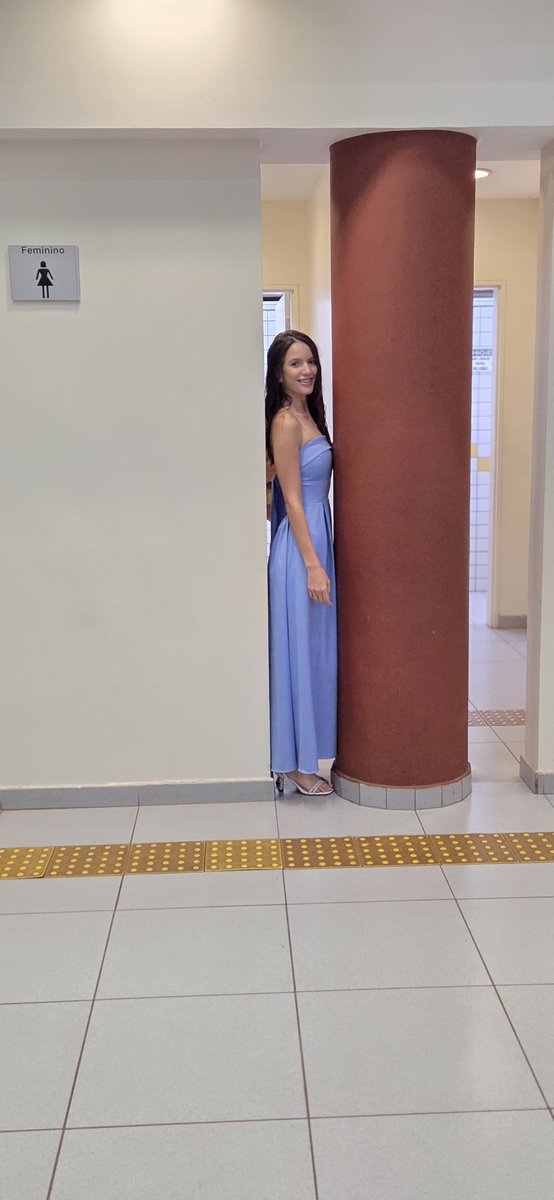 dallasbreva's tweet image. Fim dos tempos ... Tem que ser magra para ir ao banheiro