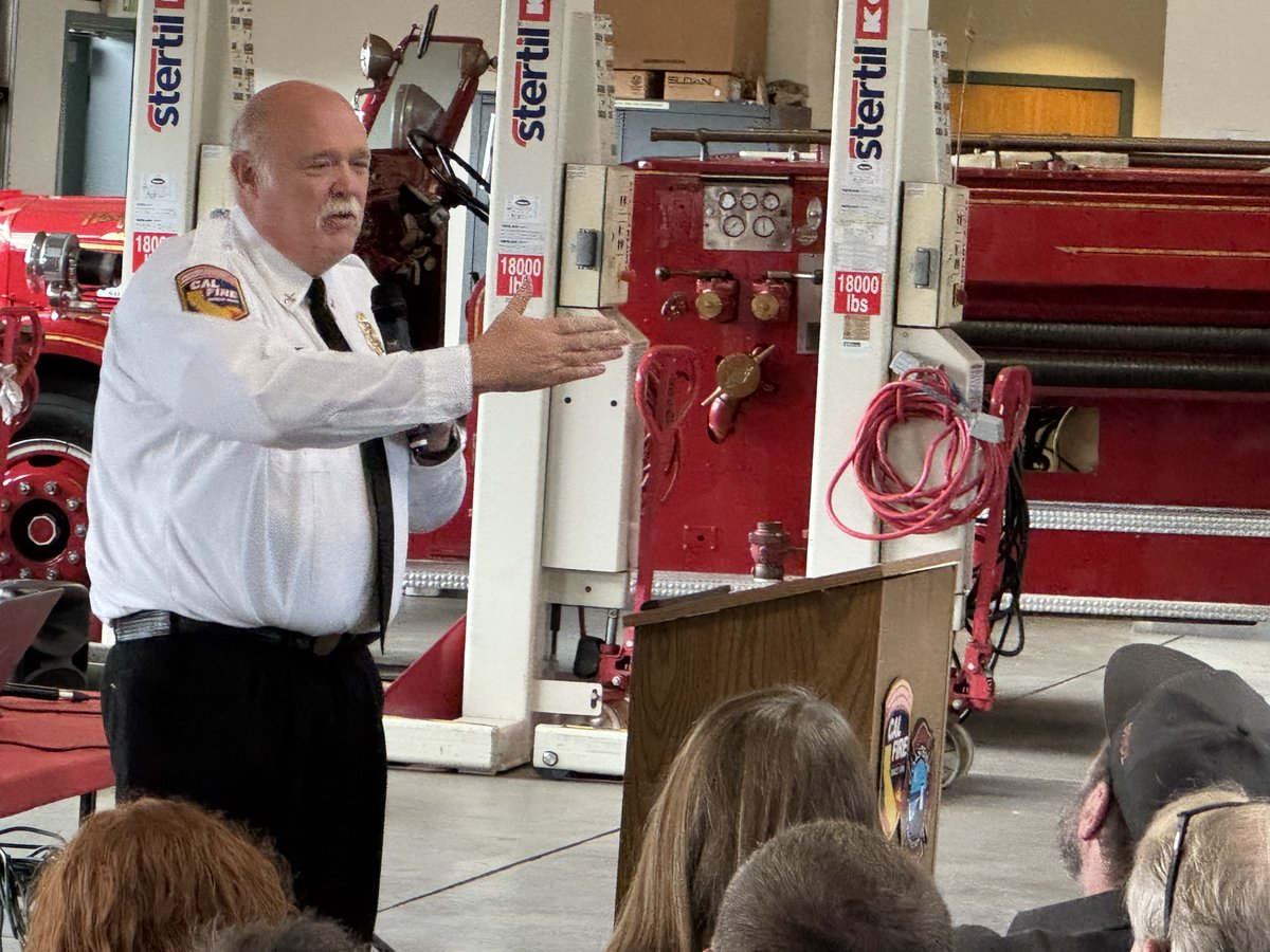 KingsMtnFire's tweet image. Congratulations Chief Lord #CoastsideFire @CALFIRECZU on an incredible 41 yrs serving/leading SM Co volunteer/career emergency service providers. KMFD is so appreciative of all support,training,leadership&amp;amp;friendship you have consistently provided to our FFs &amp;amp; community.Thanks Ken