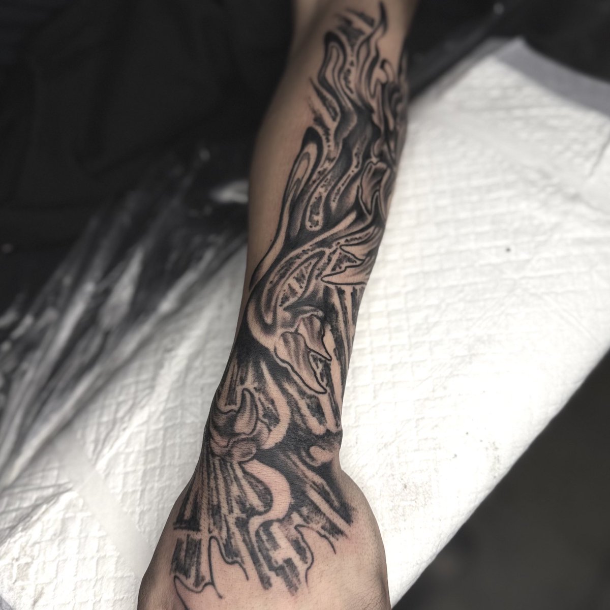 タトゥー屋さん🌻みろく@本人 tweet media