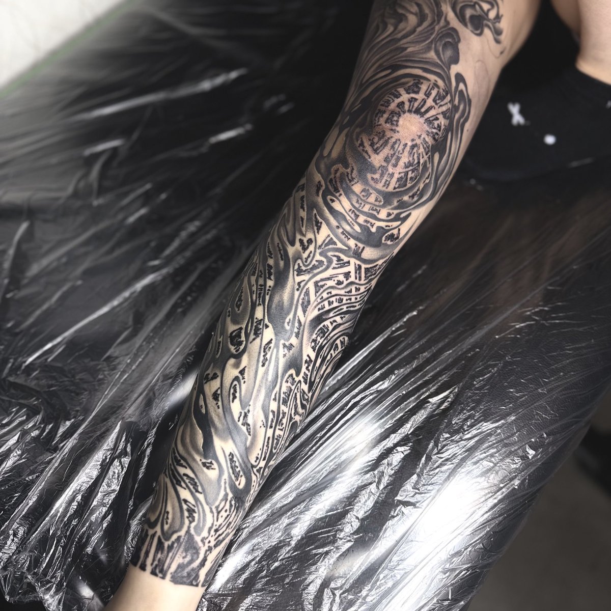 タトゥー屋さん🌻みろく@本人 tweet media